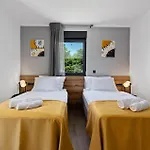 Ani Krsan * Potpićan