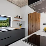 Ani Krsan Potpićan