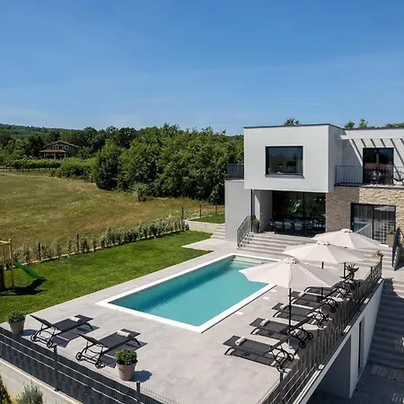 Ani Krsan * Potpićan