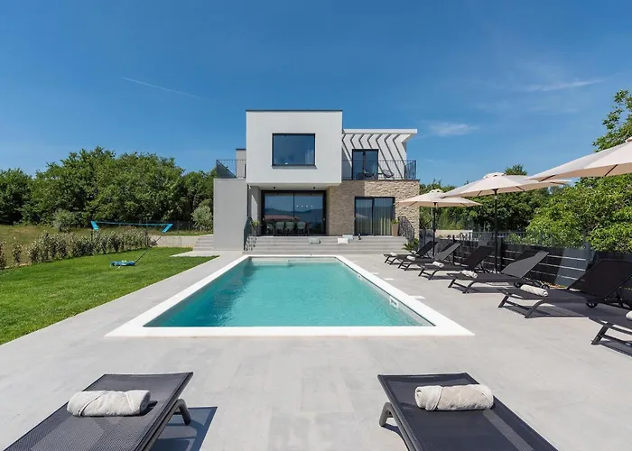 Ani Krsan * Potpićan